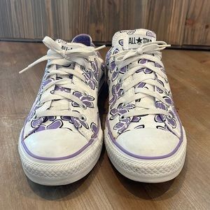 Converse Purple Hawaiian Plumeria Flower Low Lace up Sneakers Size 10